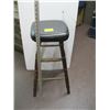 Image 1 : PADDED BAR STOOL