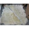 Image 2 : LG. SHEEPSKIN APPROX. 6' X 6' RUG