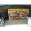 Image 2 : 2 SMALL SLOW COOKERS & A RICE COOKER & A CREPE MAKER