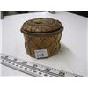 Image 1 : SMALL LIDDED NATIVE BIRCH BARK BASKET