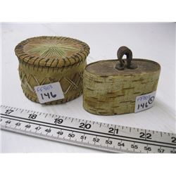 2 SMALL NATIVE LIDDED BIRCH BARK BASKETS, PORCUPINE QUILLS, SWEET GRASS, ETC.