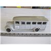 Image 1 : CAST IRON BUS