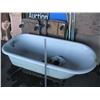 Image 1 : CLAWFOOT 5 1/2' BATHTUB