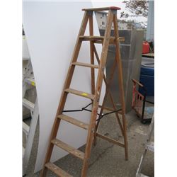 WOODEN 7' STEPLADDER