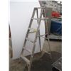 Image 1 : 6' ALUMINUM STEPLADDER