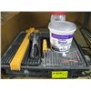 Image 1 : ELECTRIC TILE SAW & A CONTAINER OF GROUT