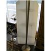 Image 2 : FLOOR LAMP