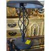 Image 2 : TABLE LAMP