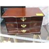 Image 1 : LG. JEWELLERY BOX