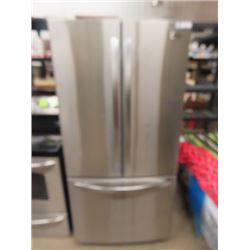 LG Stainless Steel Fridge w Bottom Freezer 33"W 69"H 30"D
