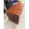 Image 2 : VIntage Honderich Cedar Chest w Bottom Drawer