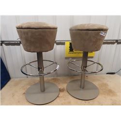 2 Stools w Adjustable Height