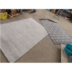 2 Area Rugs Box 64" x 92"