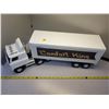 Image 2 : ERTL pressed steel king comfort 22" transport truck