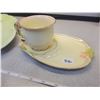 Image 2 : cup & sandwich plate - leaf plate (Royal Winton)