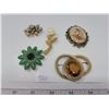 Image 1 : 5 brooches