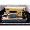 Image 2 : Sewing Machine