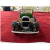 Image 4 : 1930 Ford Model "A" Convertible Roadster John Deere #111