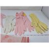 Image 2 : 40. Lot of vintage gloves (5 pair) and scarf