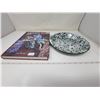 Image 2 : 51. Collectors Encyclopedia of Granite Ware, green and white pie plate