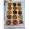 Image 2 : 86. Lot of buttons, 3 cards, plastic, wood, glass