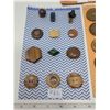 Image 3 : 86. Lot of buttons, 3 cards, plastic, wood, glass