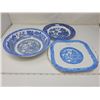 Image 1 : 114. Lot of blue and white china, made in England (a bowl and 2 plates)