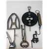 Image 1 : 123. Lot of metal, nose puller, vise, clipper, scale, cast damper