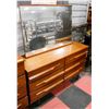 Image 1 : 1950S DRESSER MID CENTURY MODERN SOLID WOOD WITH