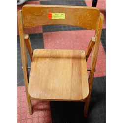 ANTIQUE WOODEN CHILDREN’S FOLDING CHAIR