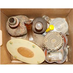 BOX WITH PYREX COFFEE POTS AND GLASSWARE