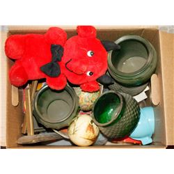 BOX OF ASSORTED VINTAGE GLASS & ORNAMENTS