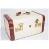 Image 1 : 1950S WHITE AND RED TRAVEL CARRY HARD CASE