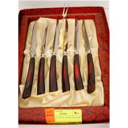 1950S RED PLASTIC HANDLED STEAK KNIFE SET