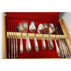 VINTAGE ROGERS SILVERWARE SET IN BOX