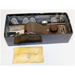 VINTAGE NECCHI BUTTON HOLER IN BOX