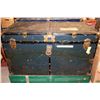 Image 1 : ANTIQUE STEAMER TRUNK LARGE BLACK / GREEN