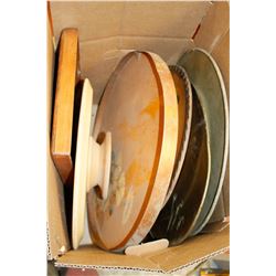 BOX OF VARIOUS TRAYS AND LAZY SUSANS