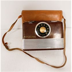 BAKELITE RCA RADIO PORTABLE WITH CASE