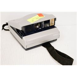 POLAROID INSTANT CAMERA