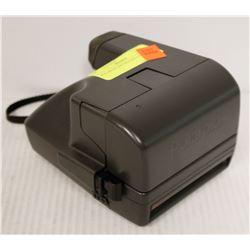 POLAROID 600 INSTANT CAMERA