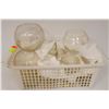 Image 1 : BIN OF ASSORTED GLASSWARE