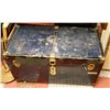 Image 1 : ANTIQUE BLUE STEAMER TRUNK 34 X 17 X 19