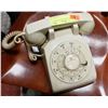 Image 1 : VINTAGE ROTARY PHONE WHITE