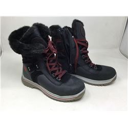 Santana Canada Ladies Boots (size 7)