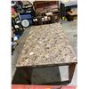 Image 2 : Dining table