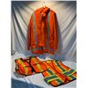 Image 1 : 2 vests and one coat