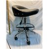Image 1 : shop stool missing one wheel