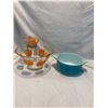 Image 1 : Chip and dip dish and Pyrex dish