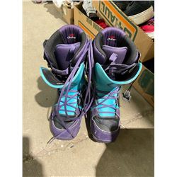 Snowboard boots size 11.5 US